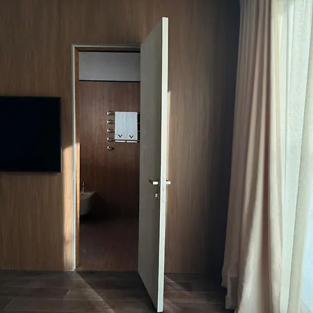 Velvet By Fomich Hotel *
